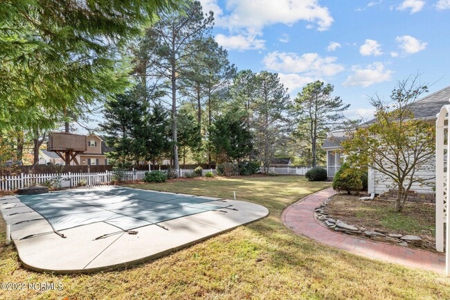 Building Photo - 120 Crimson Ct