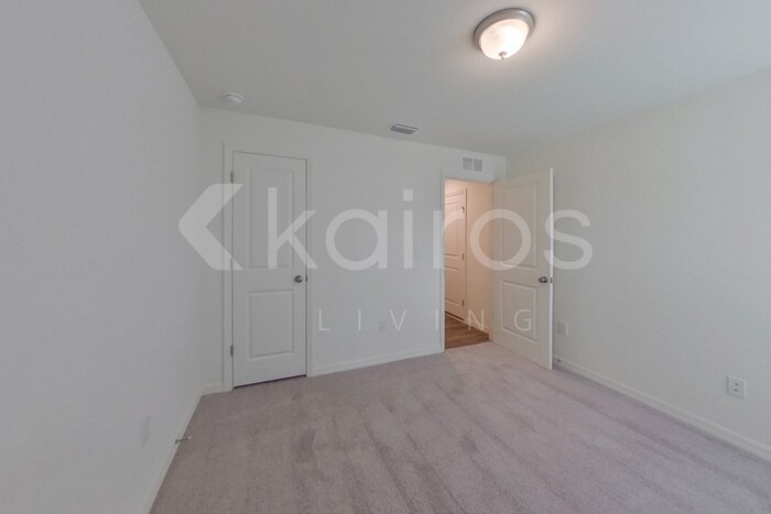 Building Photo - 1128 Hayes Ave S