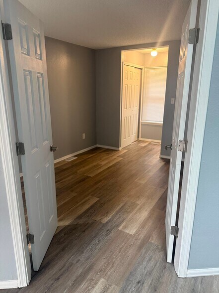 Building Photo - 4869 Bluestem Dr