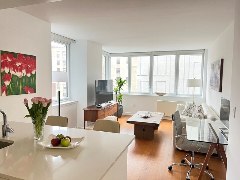 Building Photo - 676 Amsterdam Ave