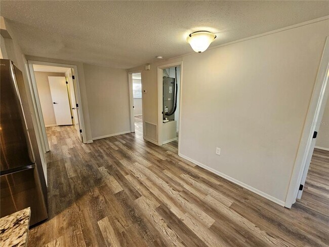 Building Photo - 4849 Camphor Ave