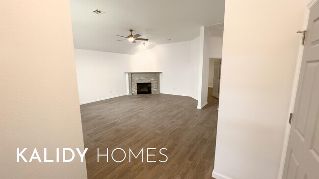Building Photo - 9317 Apple Dr