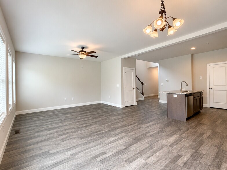 Building Photo - 201 Sage Blvd