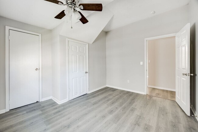 Building Photo - 2902 Barton Ave