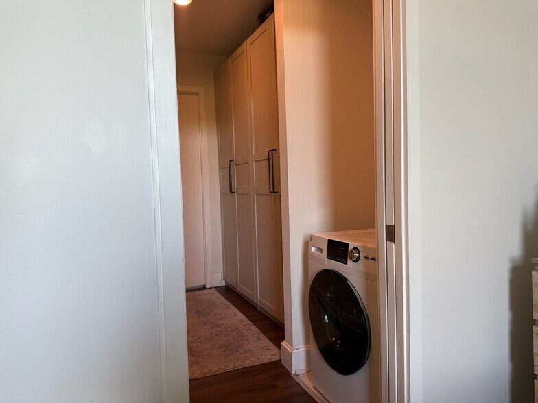 Building Photo - 4524 Mill Creek Pky