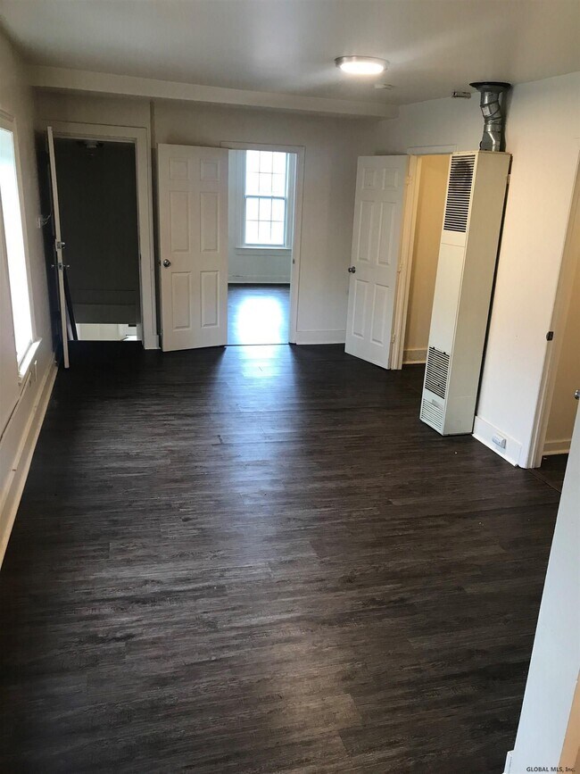 Building Photo - 84 Main St