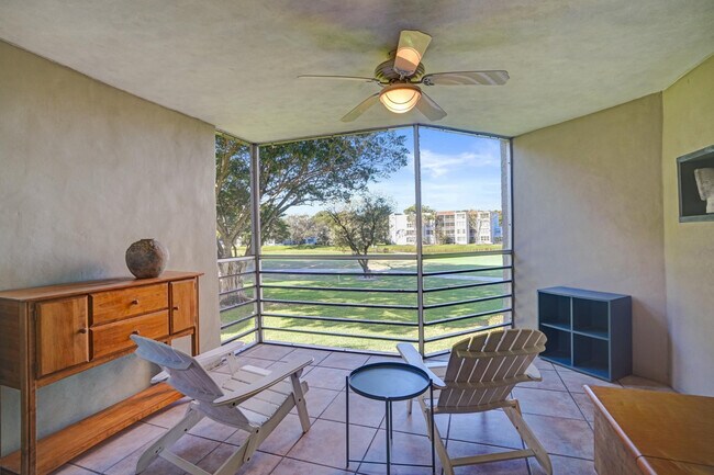 Building Photo - 1831 Sabal Palm Dr