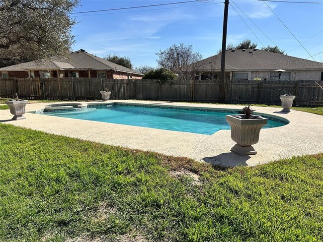 Building Photo - 4103 Natural Bridge Ct