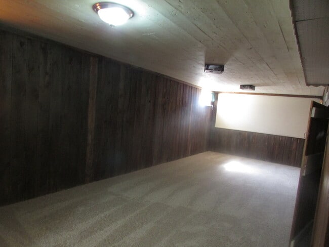 Building Photo - 3 BED | 2 BATH | CARPORT | WEST RAPID