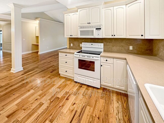 Building Photo - 2179 N Eagle Creek Ln