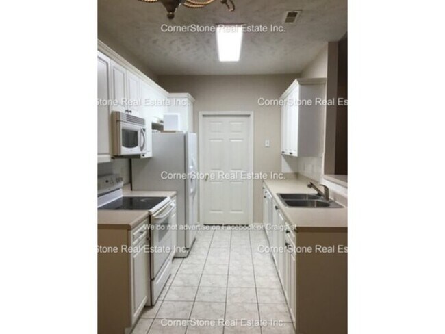 Building Photo - 4050 Bardstown Ct