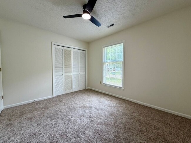 Building Photo - 8231 Meadowdale Ln