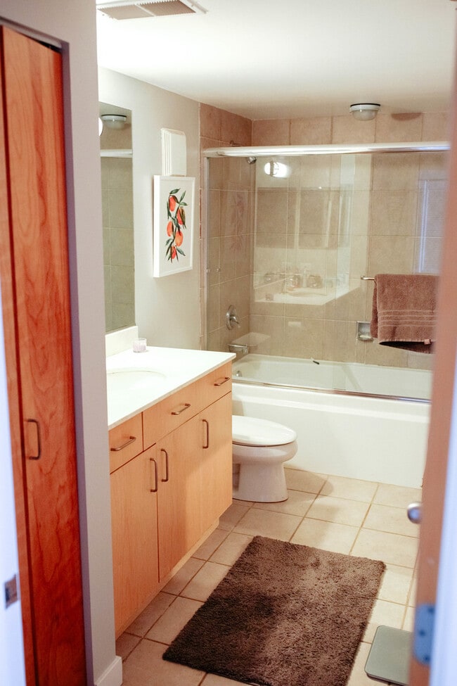 Building Photo - 2111 W Churchill St