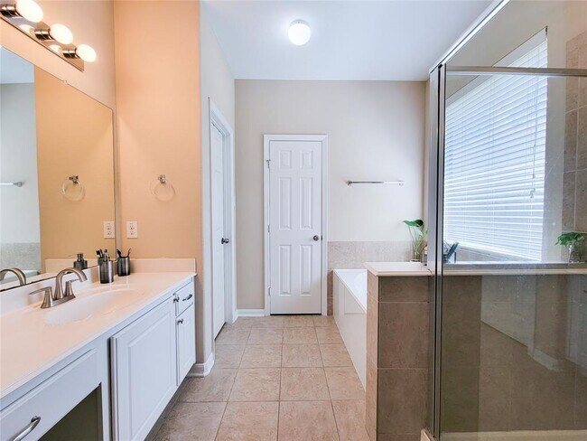 Building Photo - 17110 Tupelo Garden Cir