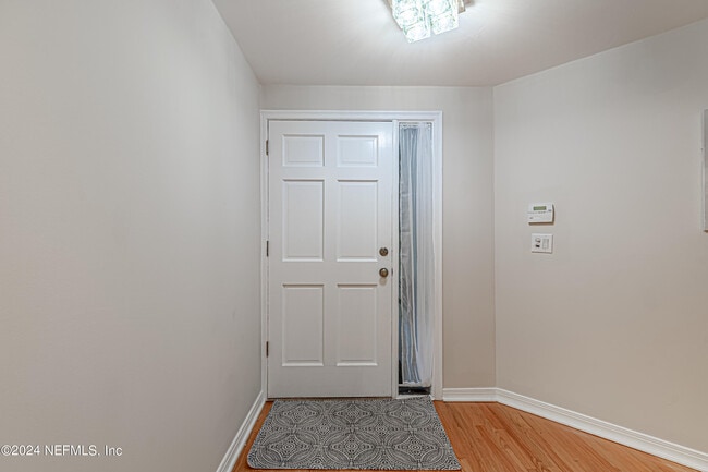 Building Photo - 2099 Winterbourne W