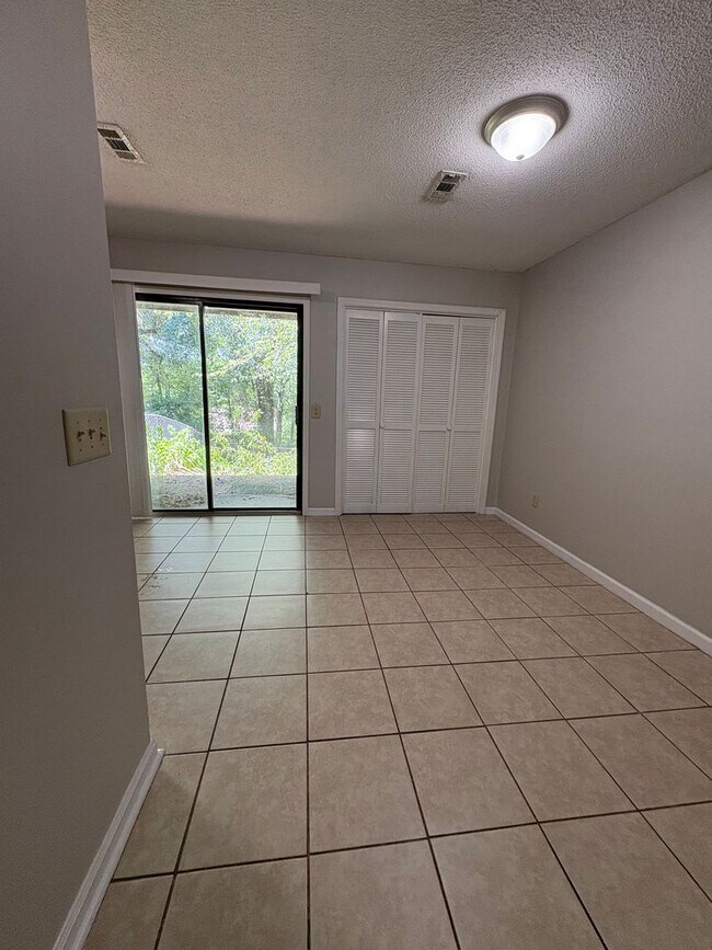 Building Photo - Daleville!