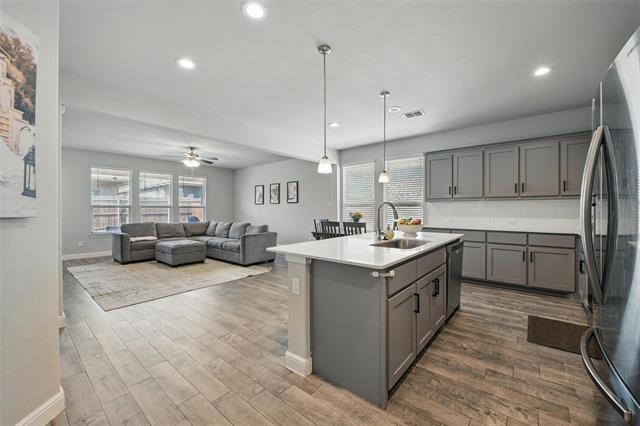 Building Photo - 809 Shepperton Wy