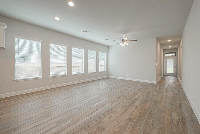 Building Photo - 213 McCrea Ct