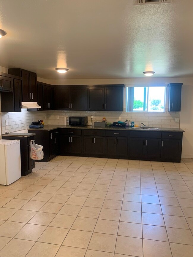 Building Photo - 11129 Belhaven St