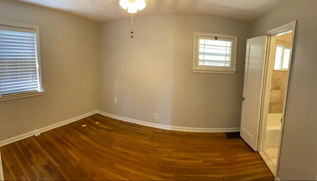 Building Photo - 3324 W Garland Ave