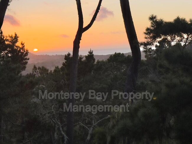 Building Photo - 31 Del Mesa Carmel