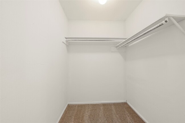 Building Photo - 6903 Foxcroft Ln