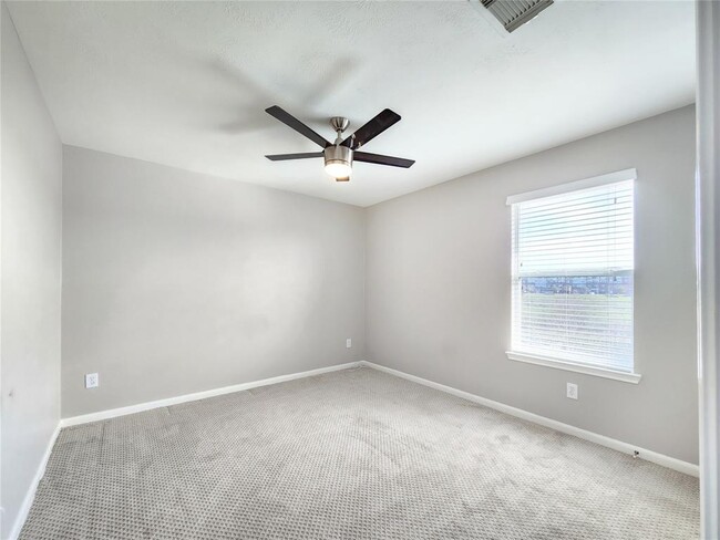 Building Photo - 21827 Sierra Long Dr