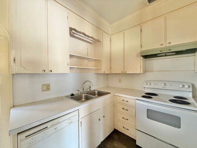 Building Photo - Charming Downtown Living in Tyler! 1 Bedroom 1 Bath! Available Now!