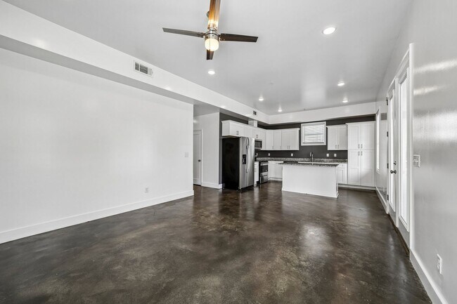 Building Photo - 501 Wesley Pl