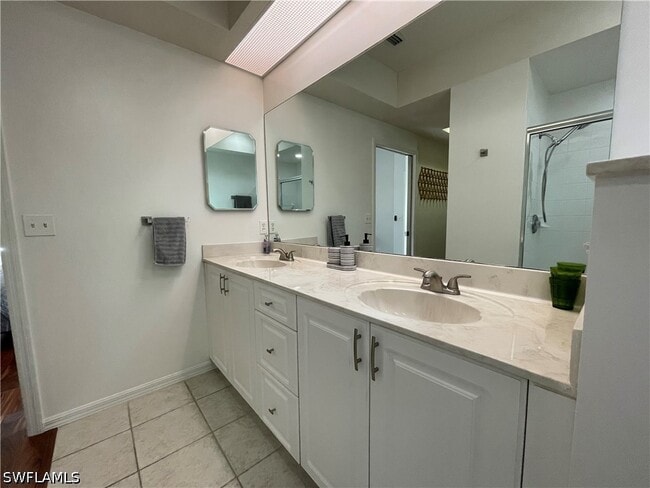Building Photo - 5708 Greenwood Cir