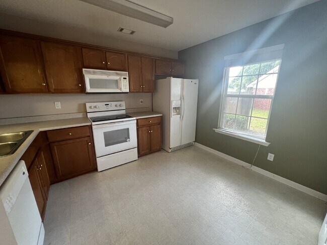 Building Photo - Home for Rent