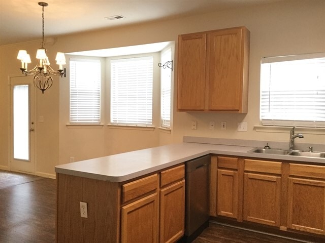 Building Photo - 154 Elrosa Rd