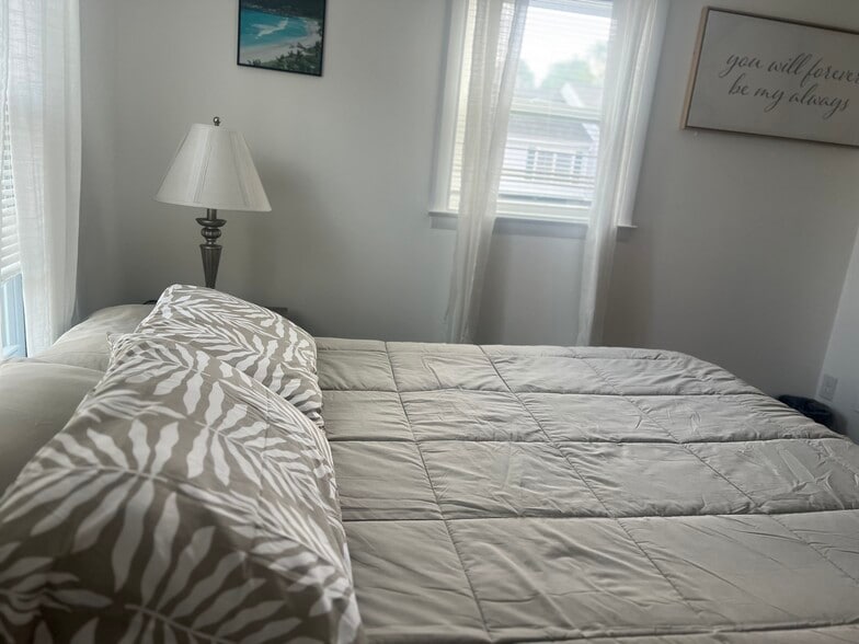 Master room - 4115 Little River Rd