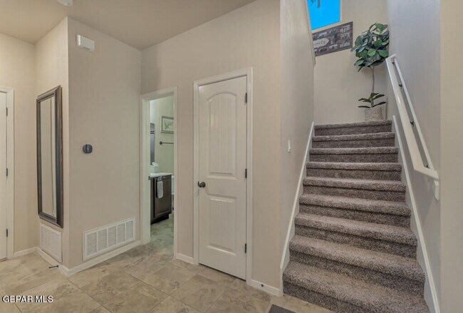 Building Photo - 12581 Blue Heron Dr