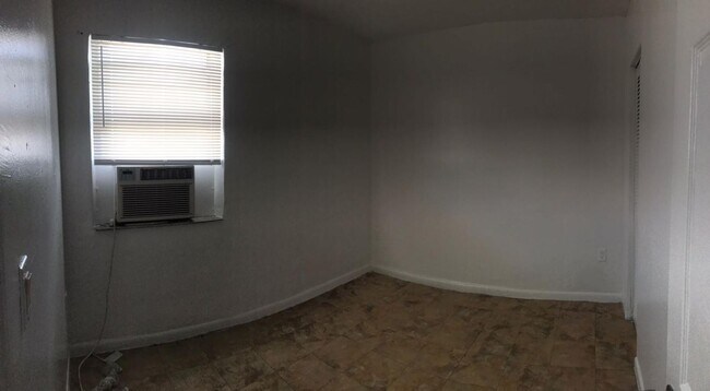 Building Photo - Downtown Miami - 2 Bedroom