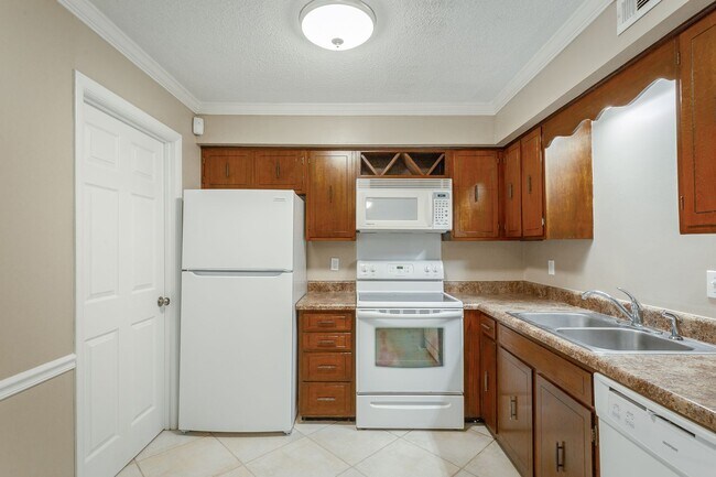 Building Photo - 741 S Germantown Cir