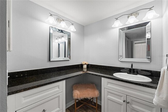 Building Photo - 300 S Florida Ave