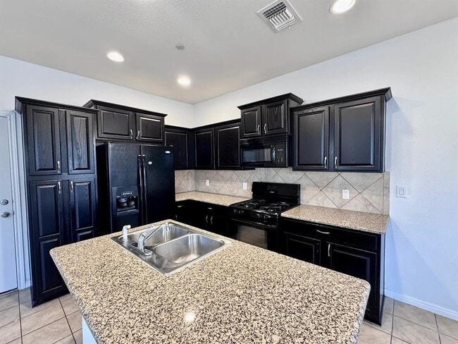 Building Photo - 1001 Zodiac Ln