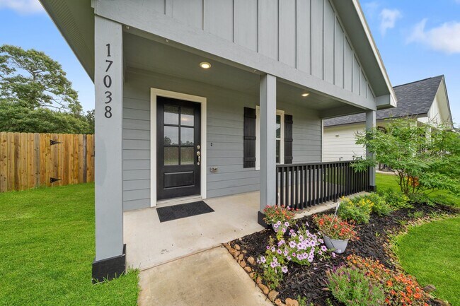 Building Photo - 17038 Marie Vlg Dr