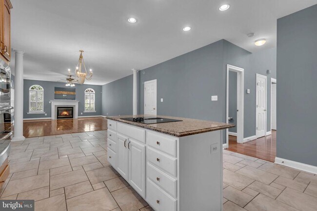 Building Photo - 3355 Lancer Ct