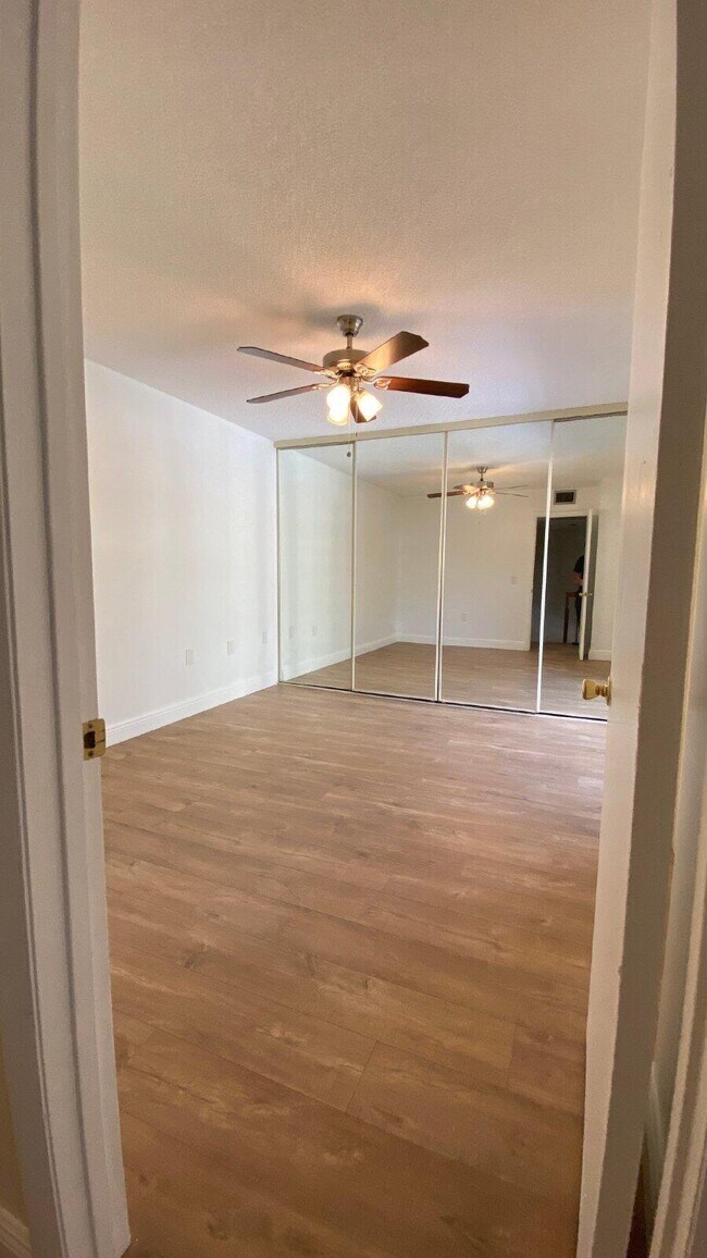 Building Photo - 1522 15th Terrace