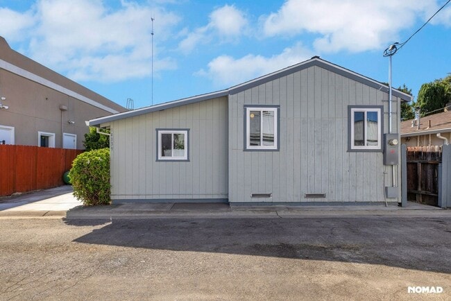 Building Photo - Charming 3BR House in Walnut Grove