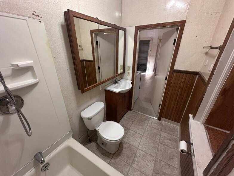 Building Photo - 315 N 2nd Ave