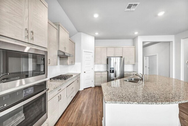 Building Photo - 121 High Plains Dr