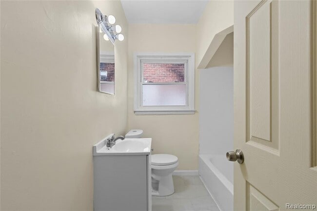 Building Photo - 13575 Rutherford St