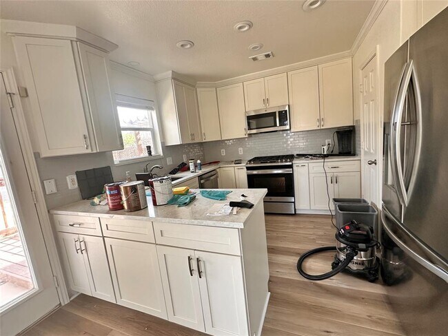 Building Photo - 326 Wild Plum