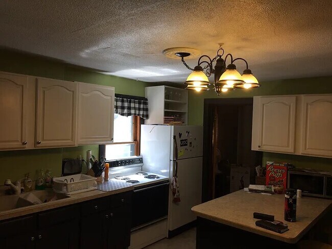 Building Photo - 122 9th St