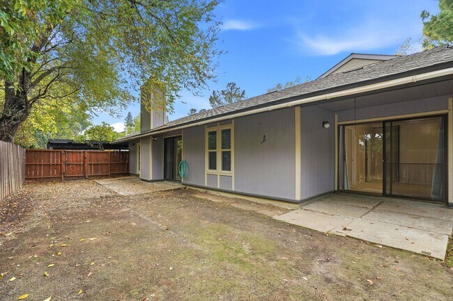 Building Photo - 1930 Camino Verde