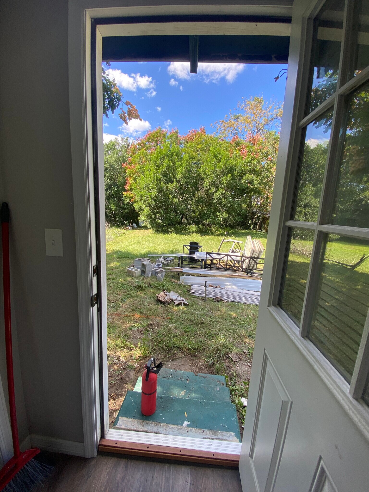 Patio/Yard - 218 S 4th St