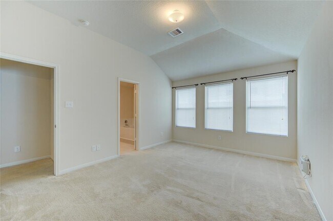 Building Photo - 3639 Barkers Crossing Ave